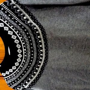 Classic winter sweater with 1 row of rhinestones